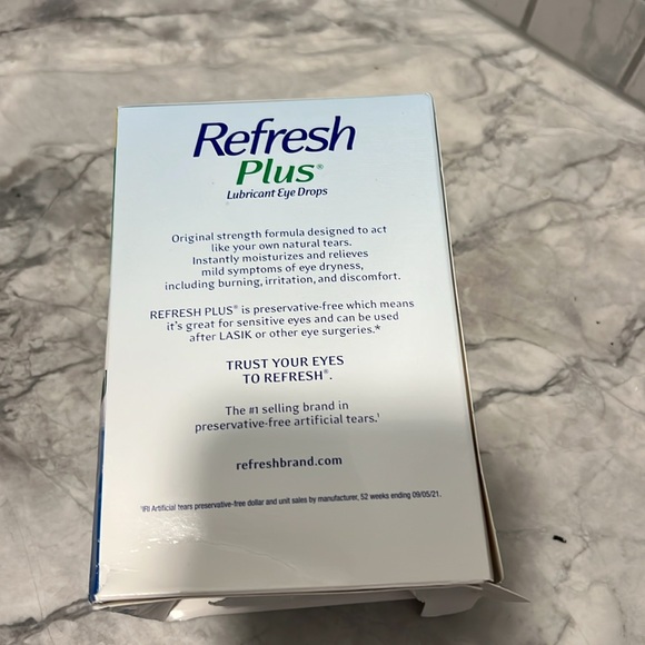 Refresh Plus Eye Drops - Blue and Green Packaging - Picture 4 of 11